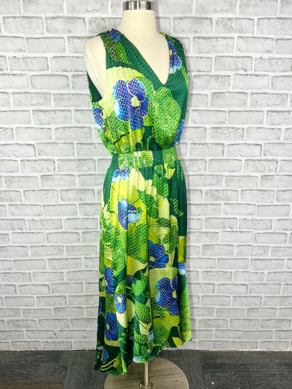 👗NWT🤩 |•WHITE HOUSE BLACK MARKET•| Hi-Lo Maxi Dress Lush Garden Floral Size 6